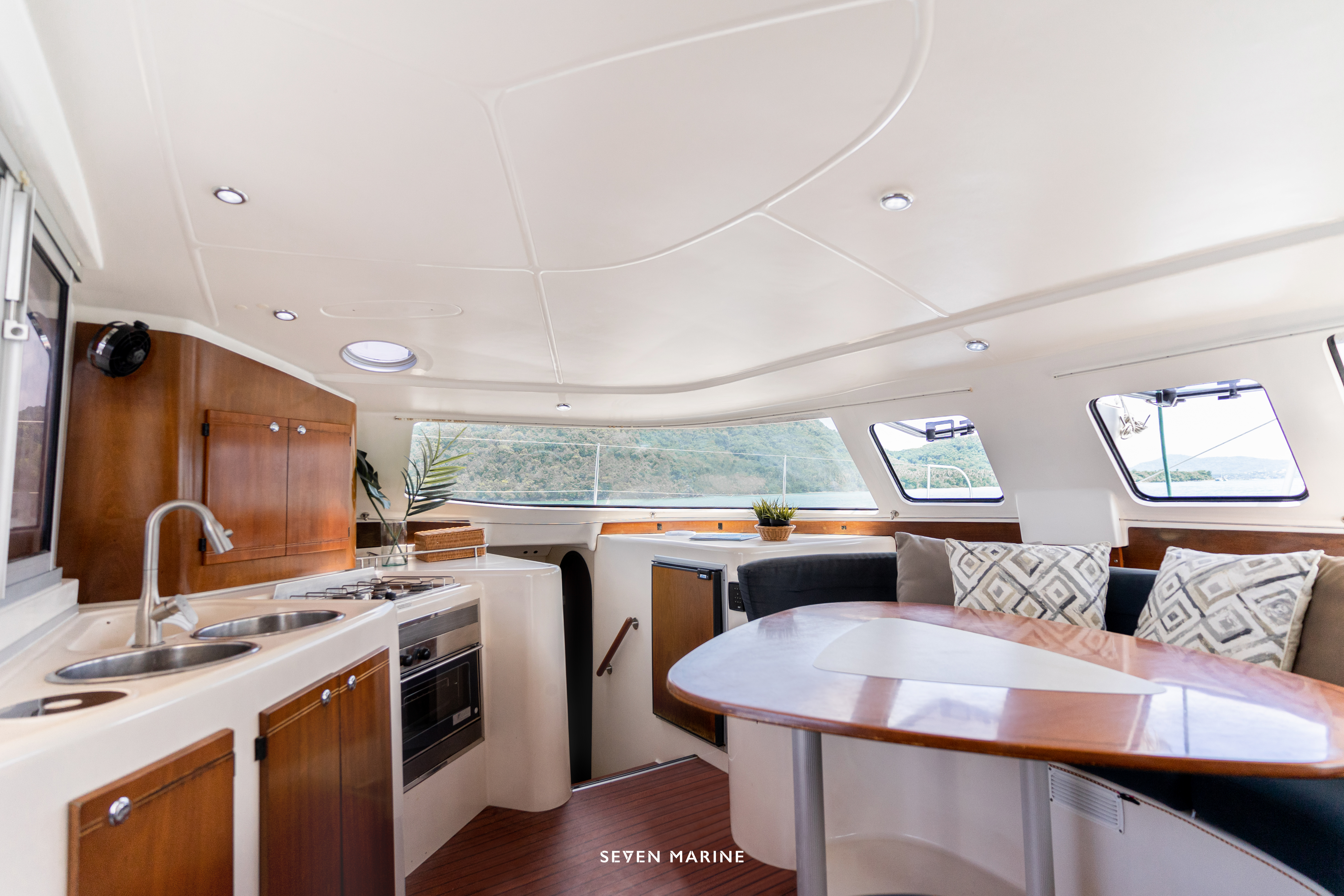 Standard Catamaran Charter – COCO (40 ft.) & TAHAA (42 ft.)