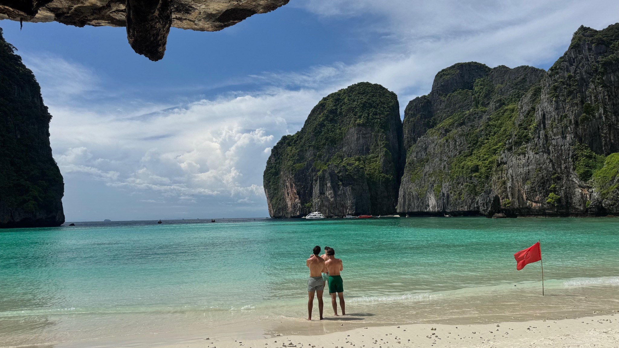 Phi Phi Island Longtail Boat Tour by Speedboat from Phuket