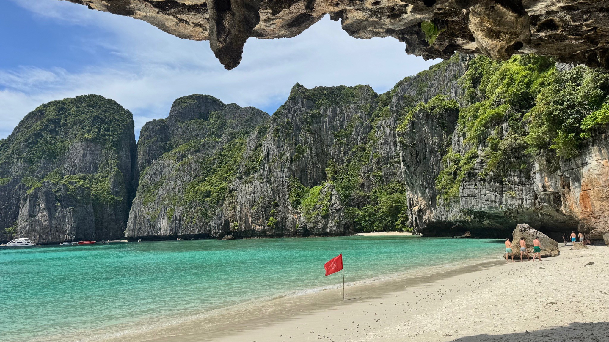Phi Phi Island Longtail Boat Tour by Speedboat from Phuket